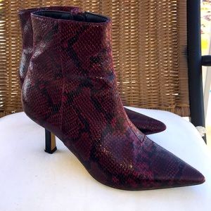 Topshop faux snakeskin zip up heeled boot EUC